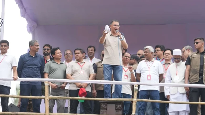 ৫ বছরে ২০ হাজার কিমি খাল খনন ও নারীদের জন্য এলপিজি কার্ডের ঘোষণা প্রধানমন্ত্রীর