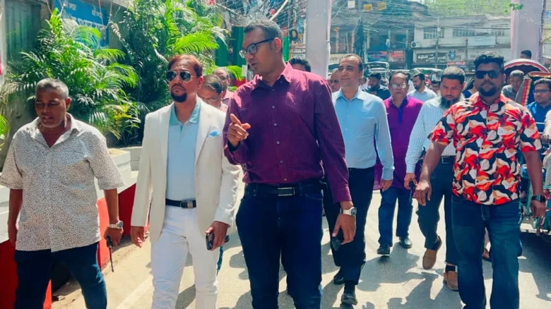 প্রধানমন্ত্রীর চট্টগ্রাম সফর: বর্ণিল ও নতুন রূপে সেজেছে বন্দরনগরী