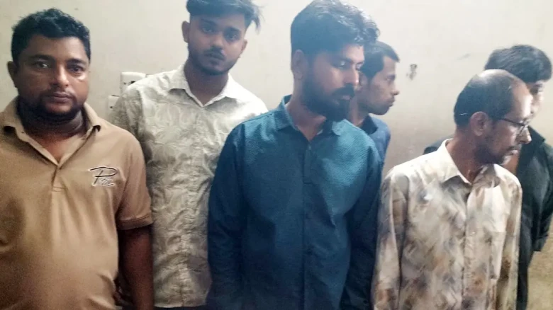 টাঙ্গাইলে গৃহবধূকে দলবদ্ধ ধর্ষণের দায়ে ৬ জনের যাবজ্জীবন কারাদণ্ড