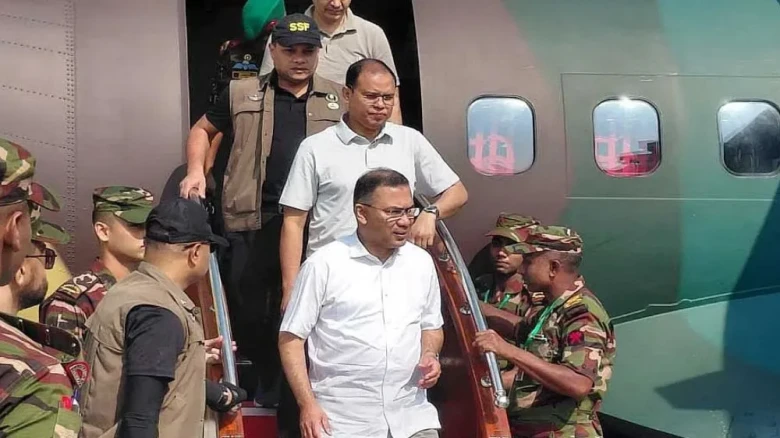 সৈয়দপুর বিমানবন্দরে প্রধানমন্ত্রী তারেক রহমানকে উষ্ণ অভ্যর্থনা