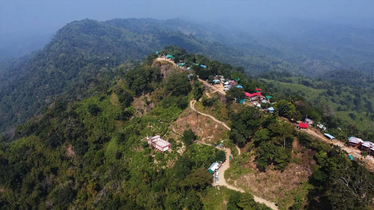 সাজেকে অবরোধে গোলাগুলি, সেনা পাহারায় উদ্ধার প্রায় ৩ হাজার পর্যটক
